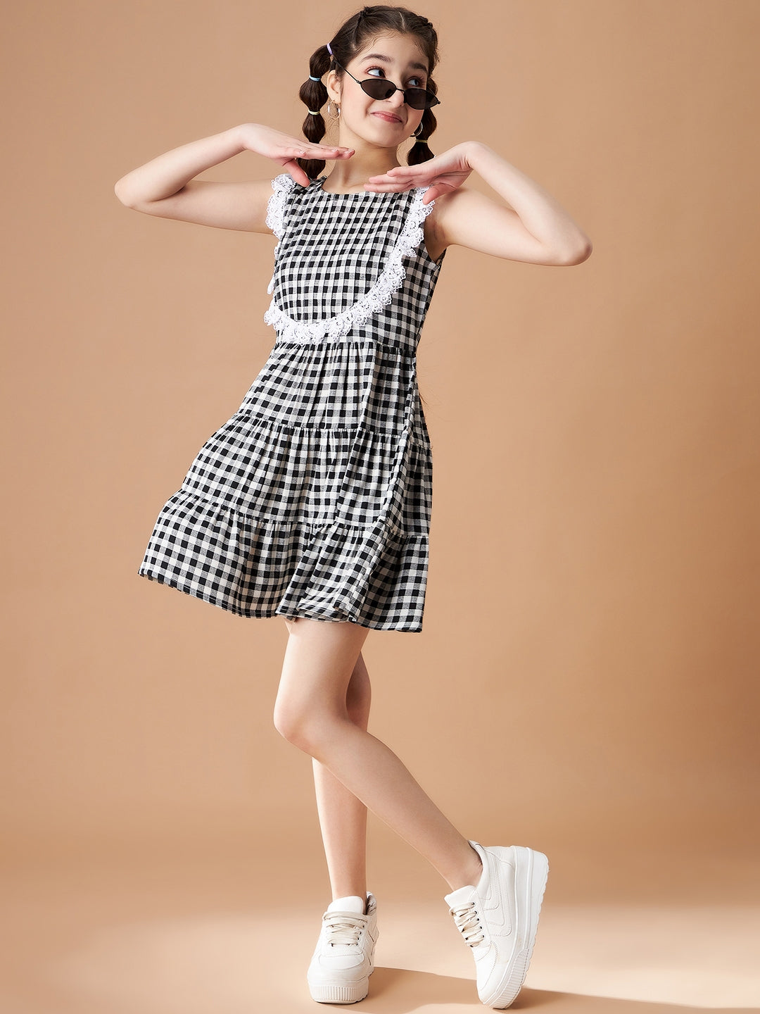 Girls Balck Sleeveless Checked Crepe Short Dress