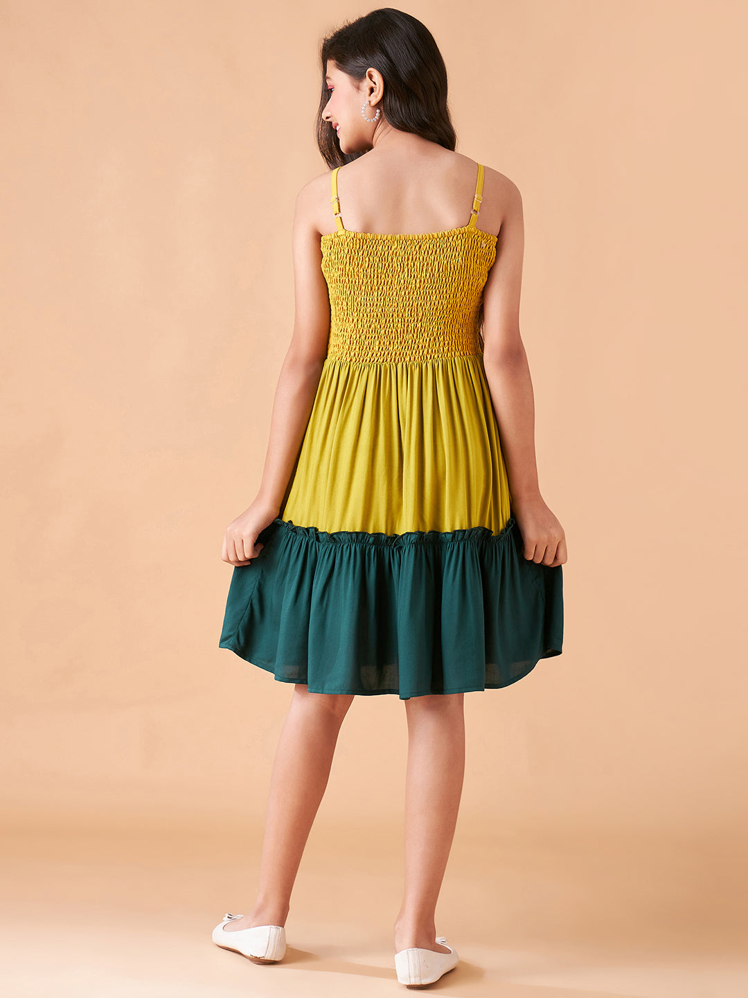 Girls Smocked Detailed Fit Flare Dress