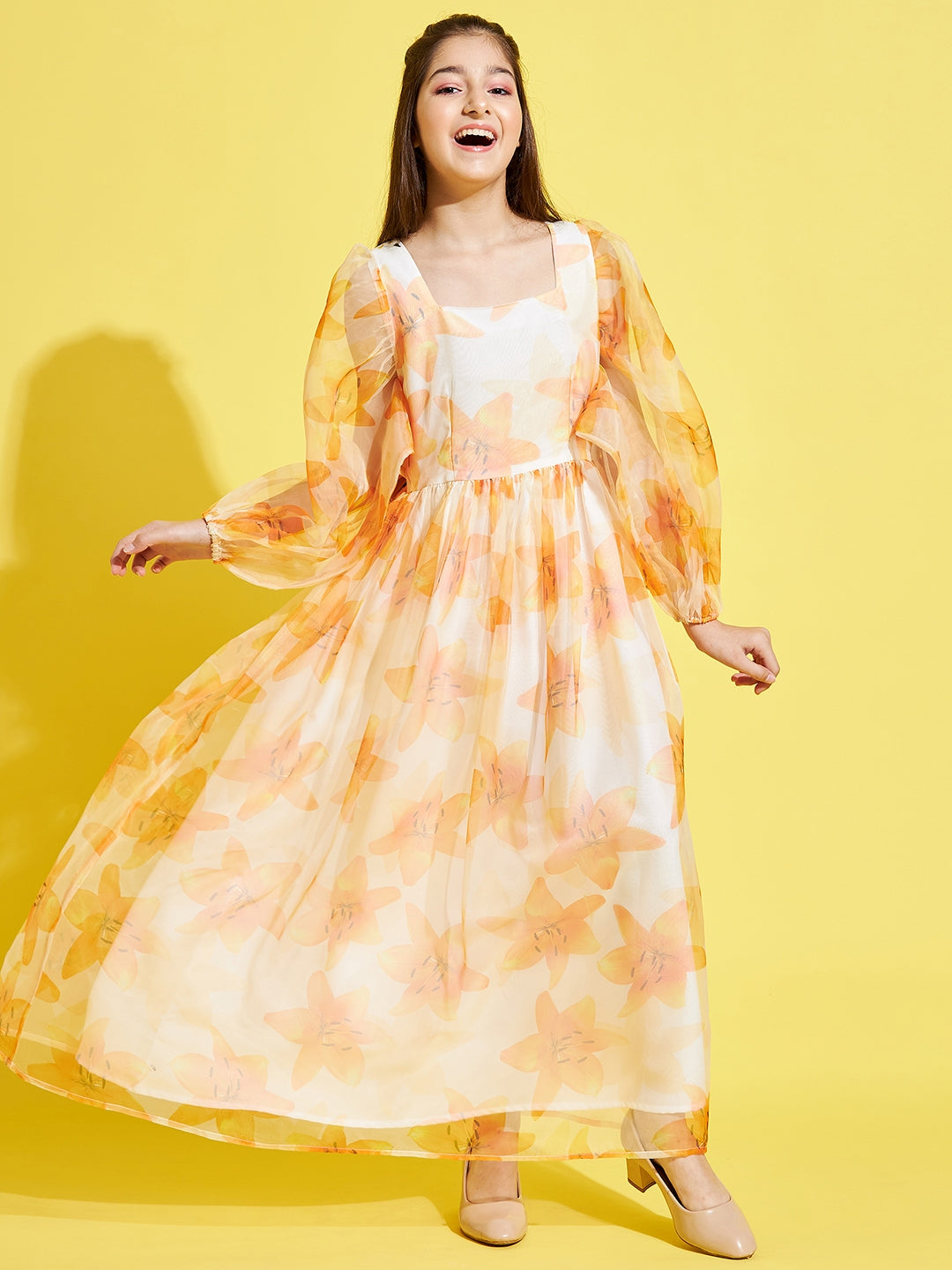 Cream-Coloured Maxi Maxi Dress