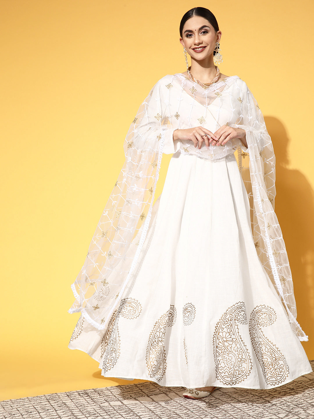 Women Classic White Ethnic Motifs Swirling Volume Dress