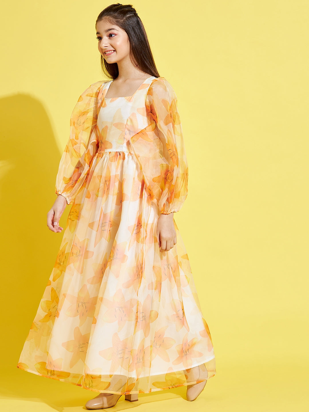 Cream-Coloured Maxi Maxi Dress