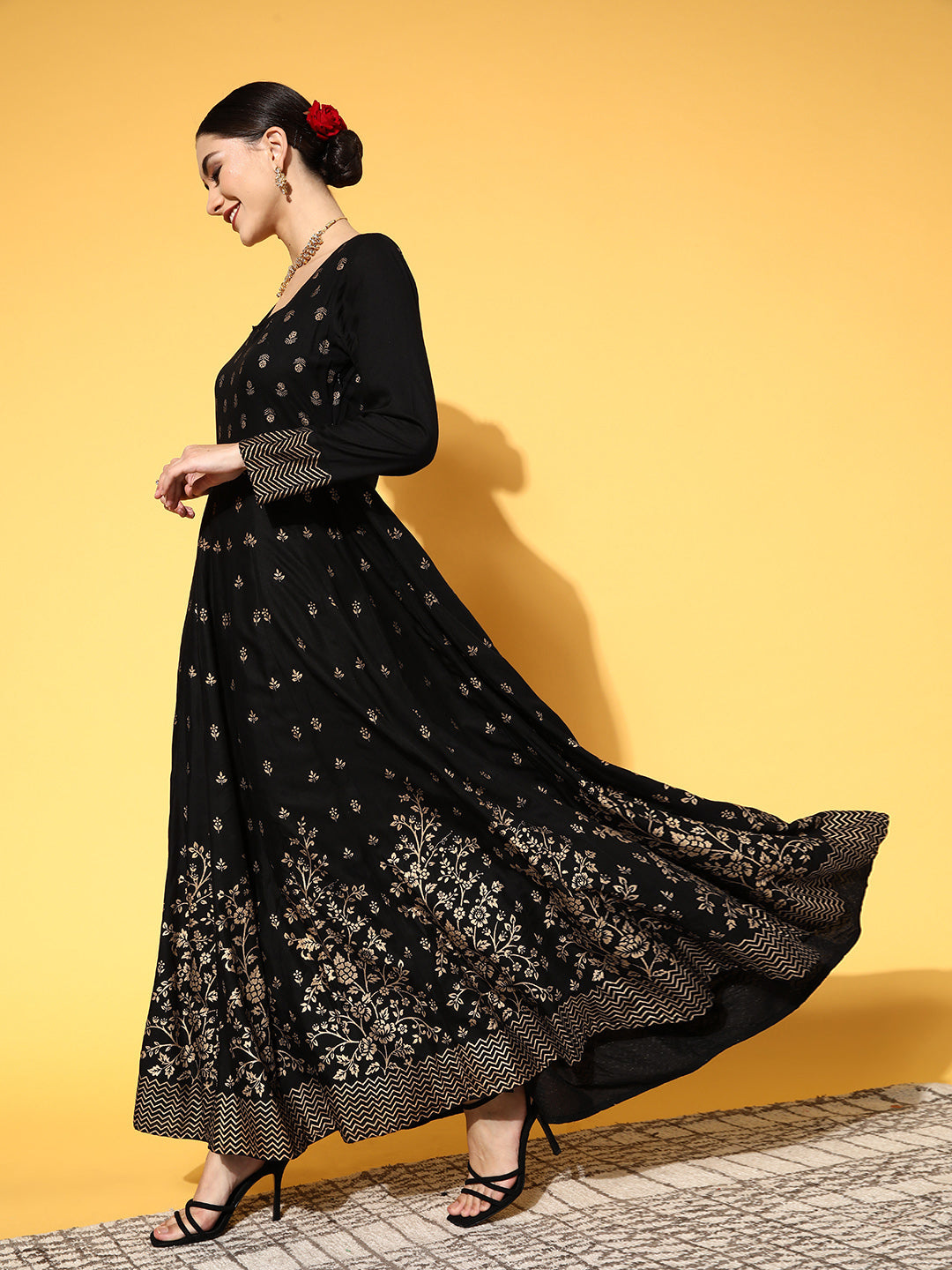 Black Ethnic Motifs Swirling Volume Dress