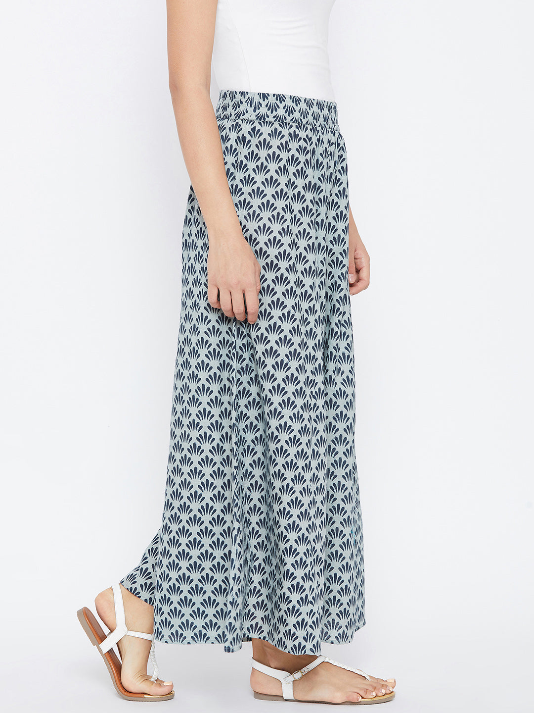 PANIT Women Grey and Blue Printed Flared Palazzos