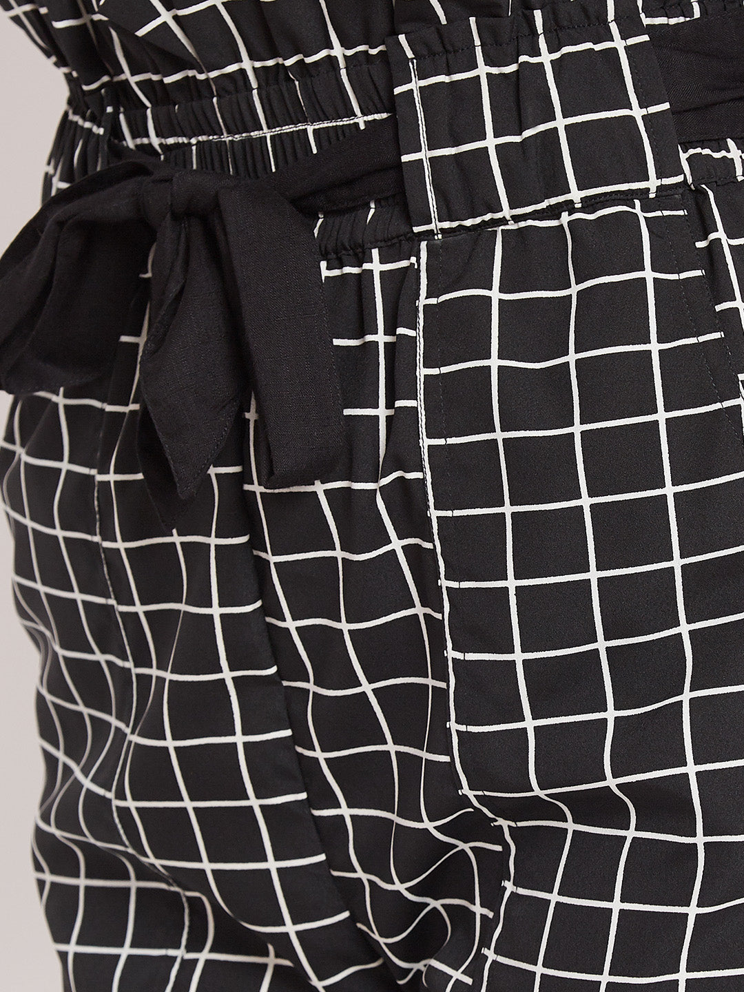 Women's black and white plaid pleated high waist trouser