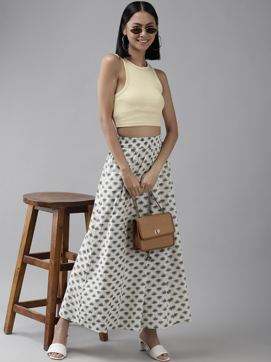 Women Off White & Green Cotton Ethnic Motifs Printed Flared Palazzos