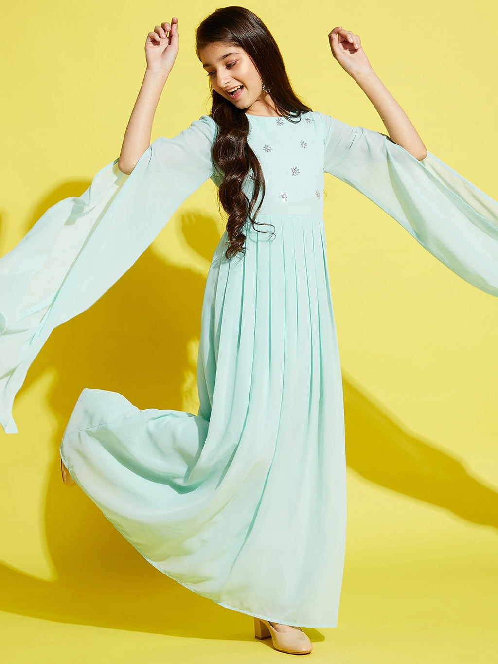 Girls Embroderied Cape Slevees Maxi Ethnic Dress