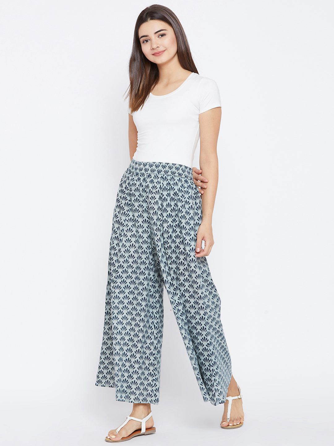 PANIT Women Grey and Blue Printed Flared Palazzos