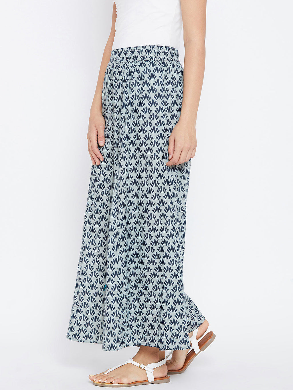 PANIT Women Grey and Blue Printed Flared Palazzos