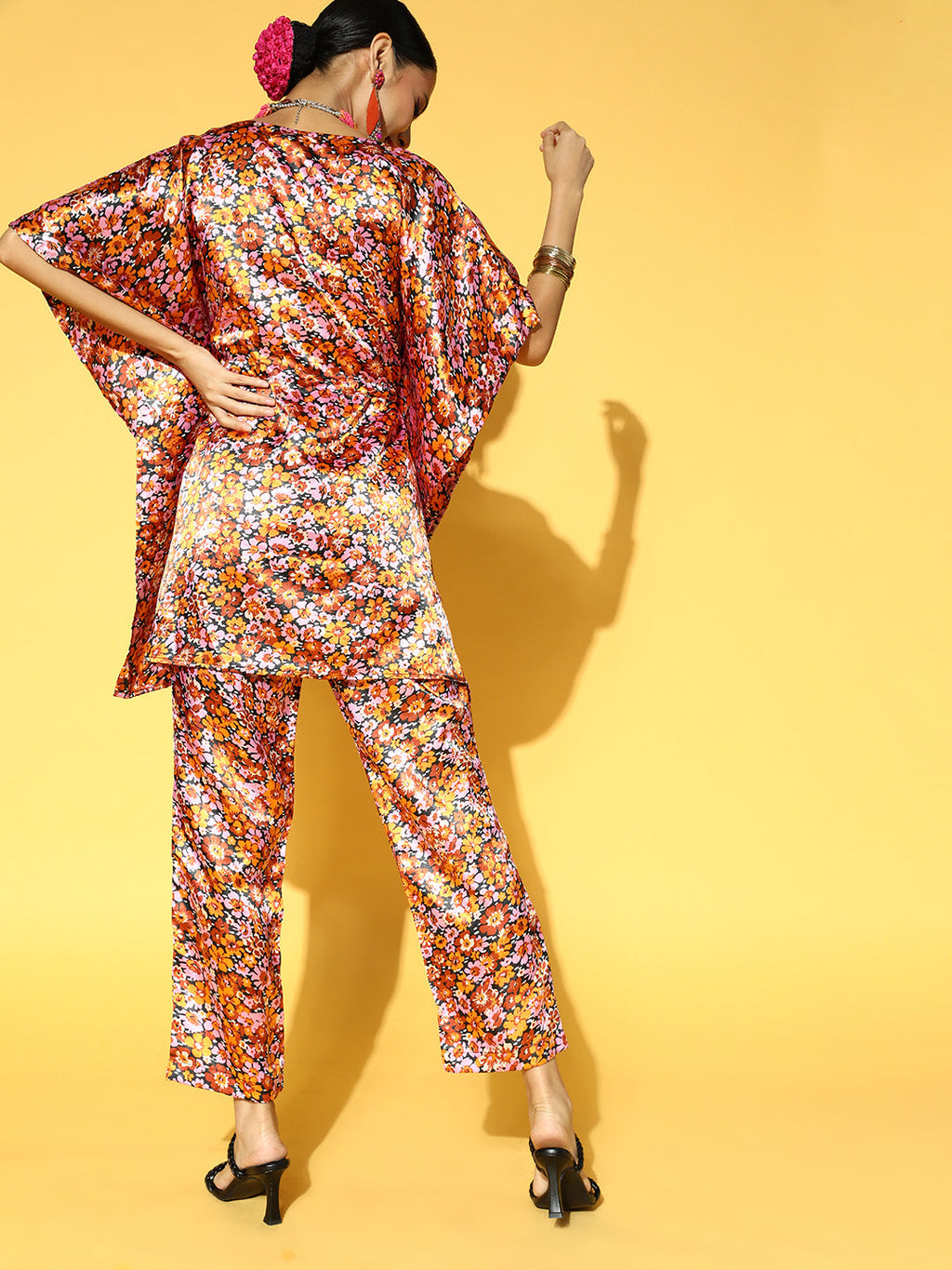 Women Orange & Pink Floral Printed Kaftan Kurta with Trousers