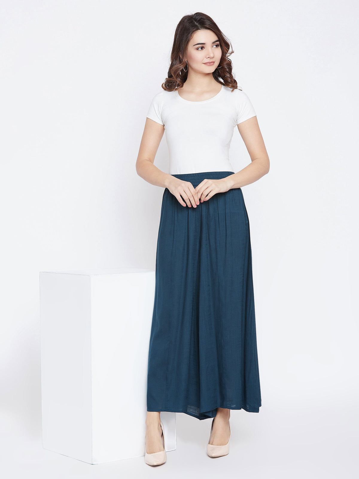 Women Teal Bkue Solid Flared Palazzos