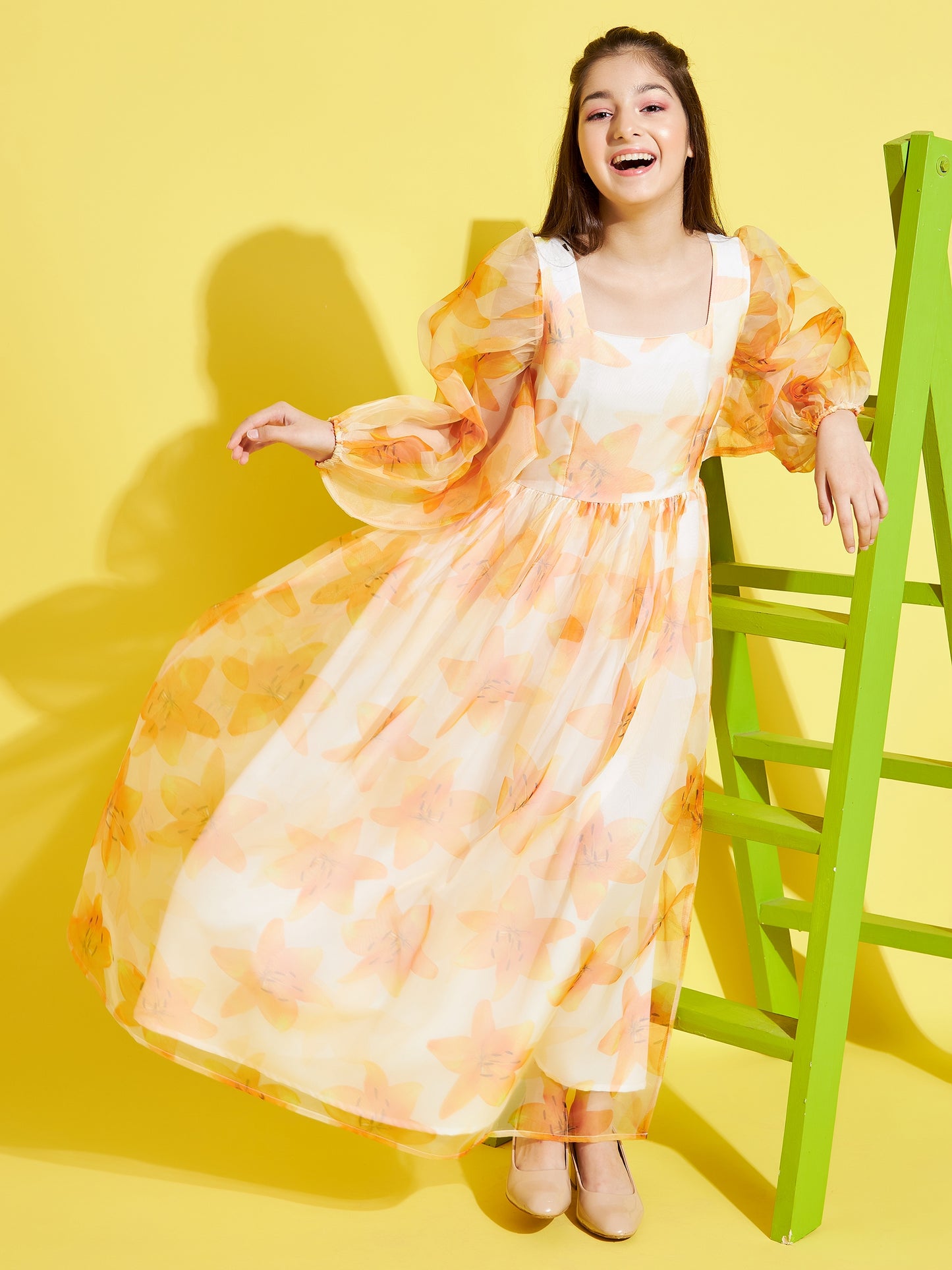 Cream-Coloured Maxi Maxi Dress